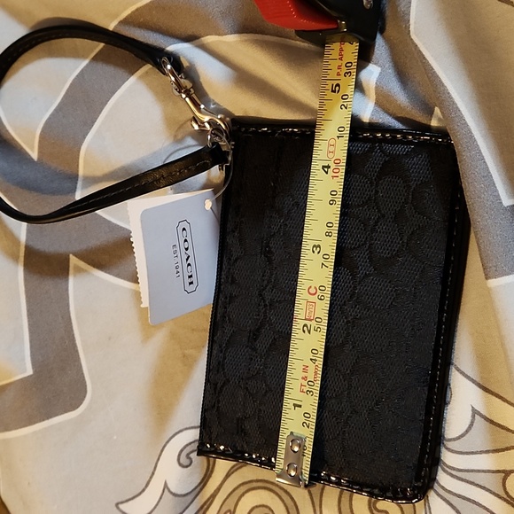 New coach small wristlet - Picture 7 of 7